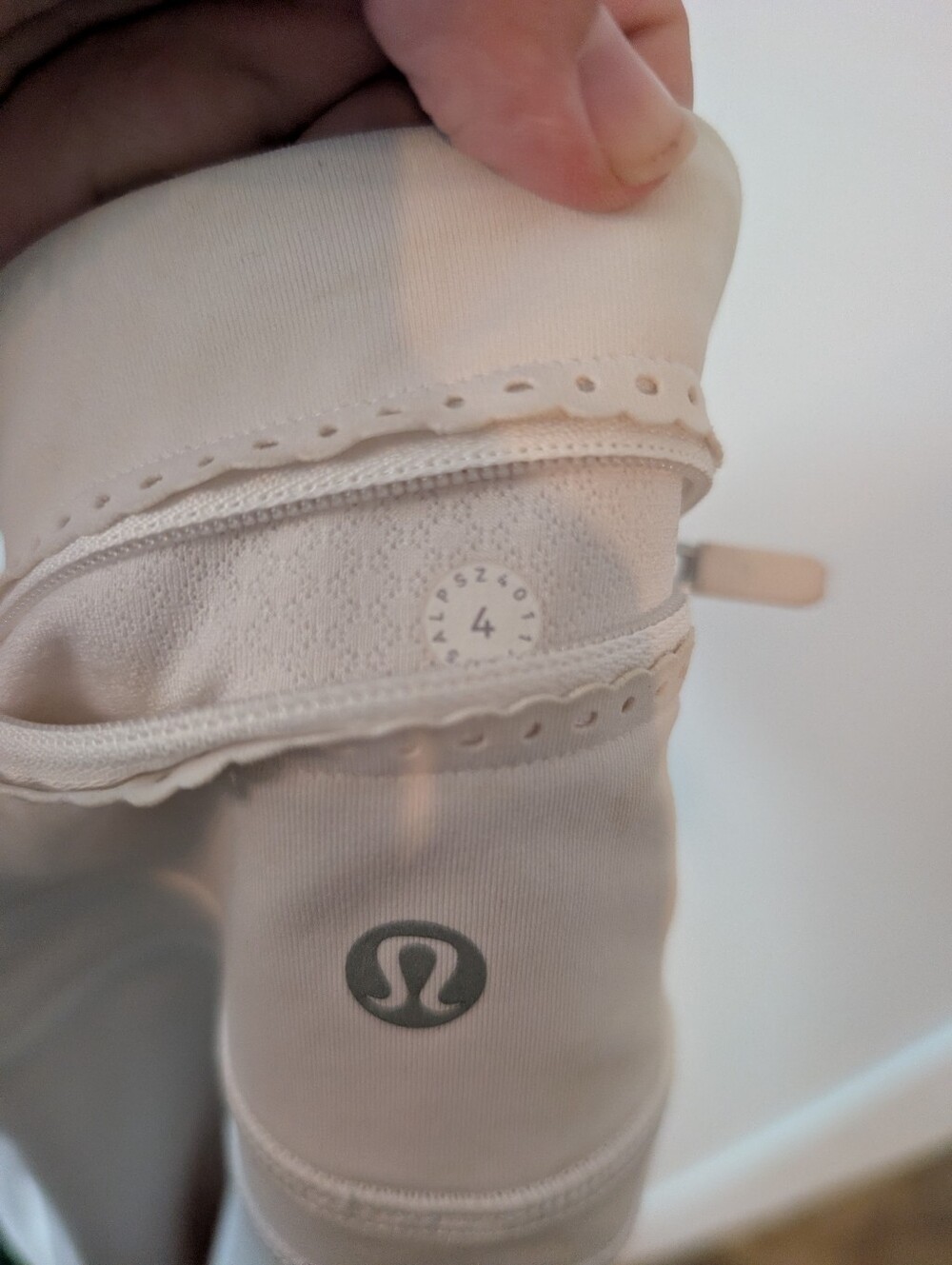 Lululemon Mind Over Miles White Leggings With Pockets Size 4 - Picture 9 of 9